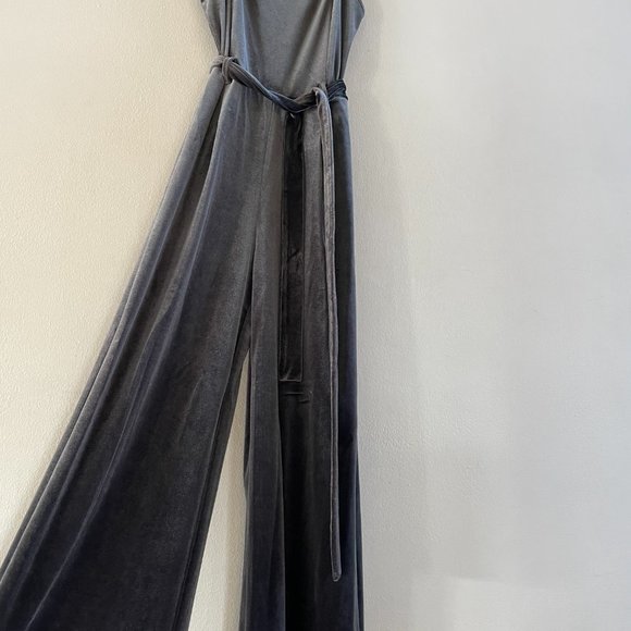 Forever 21 Velvet Grey Jumpsuit - Size Small - Picture 4 of 6